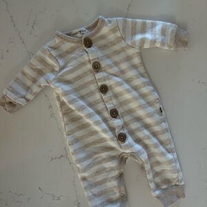 Rabbit + Bear Organic Cream & Tan Striped Onesie, 0–3M, GUC